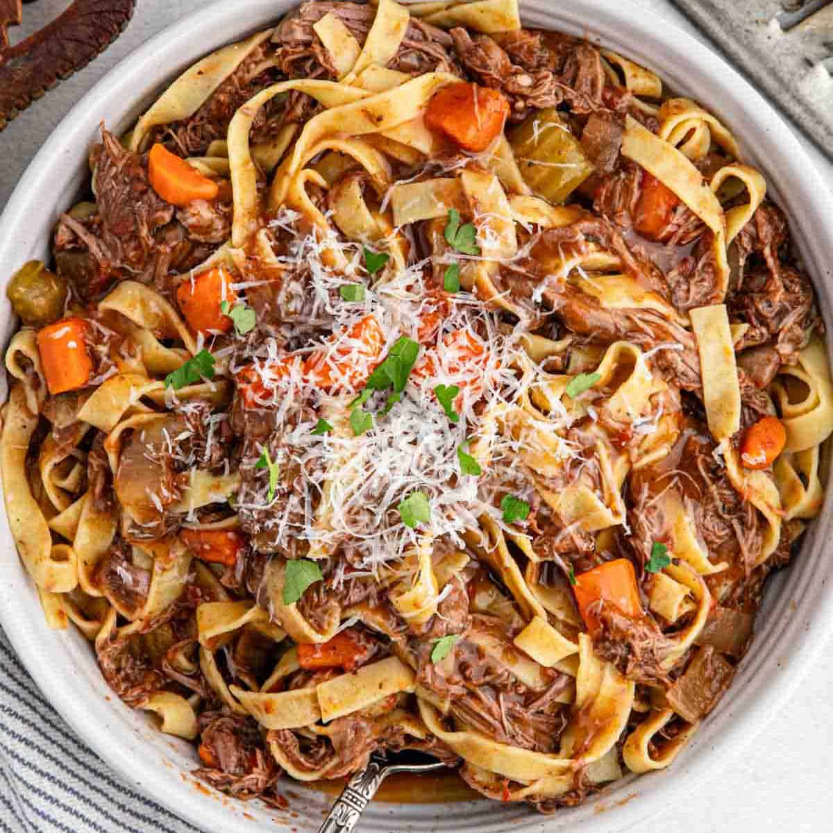Slow Cooker Beef Ragu with Tender Chuck Roast and Tomato Sauce