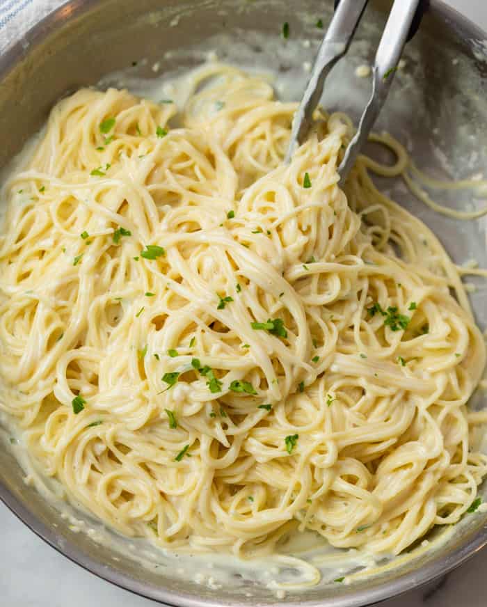 One-Pot Garlic Parmesan Pasta with Buttery Cream Sauce