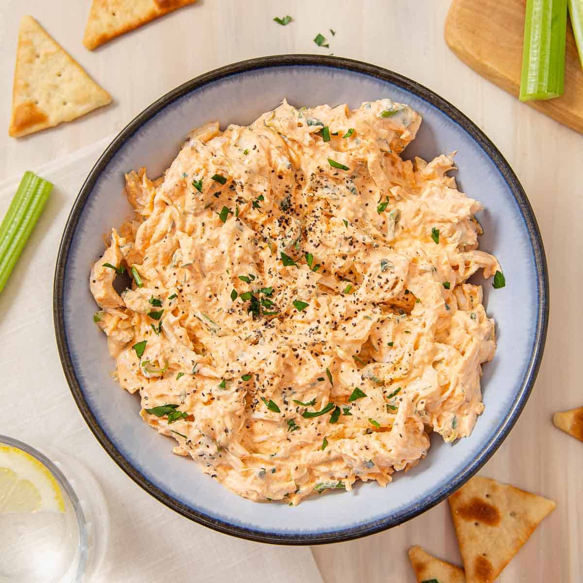 Cold Buffalo Chicken Dip: Savory No-Bake Appetizer with Rotisserie Chicken